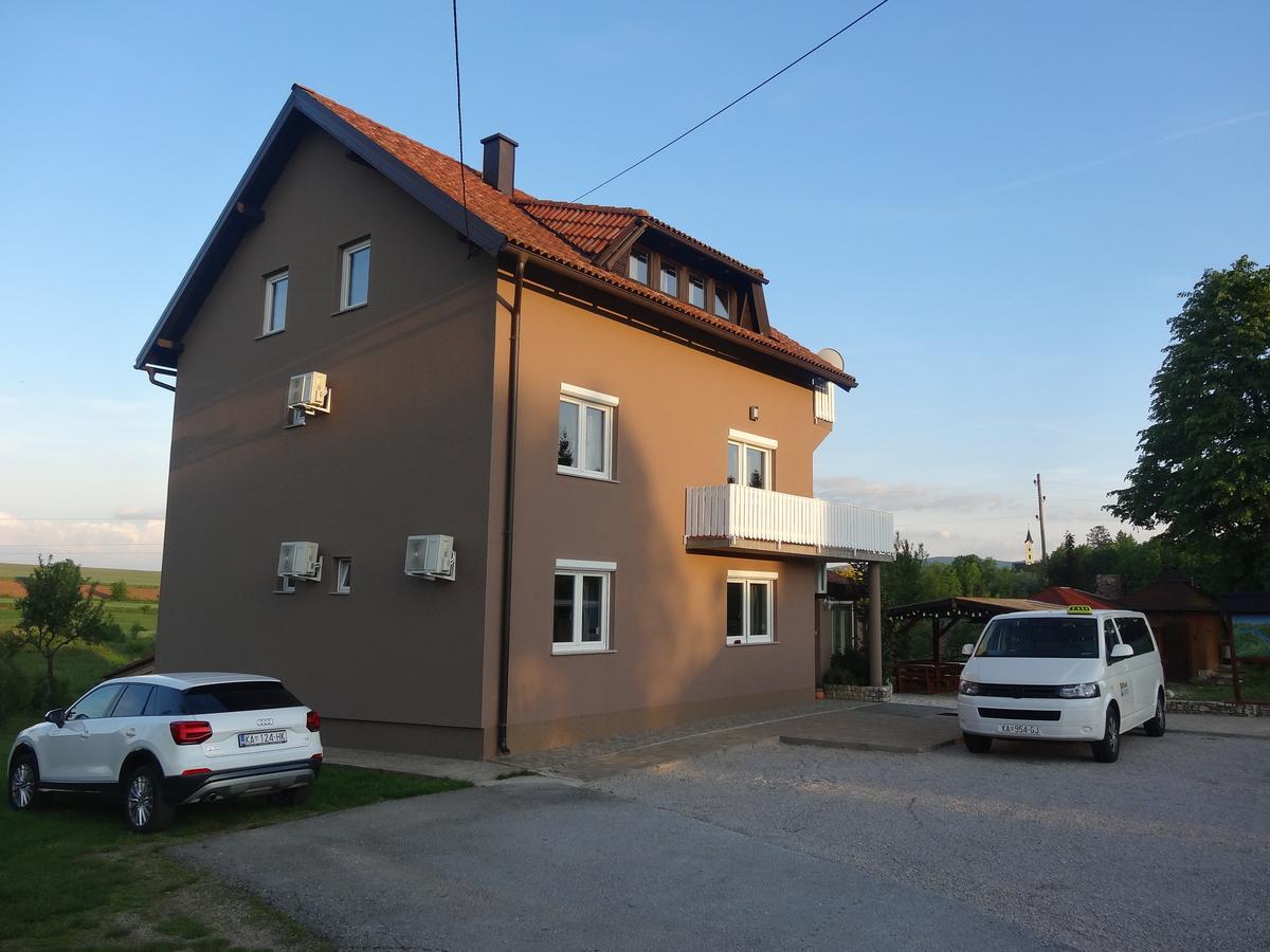 Apartments And Rooms Kristina Drežnik Grad Esterno foto